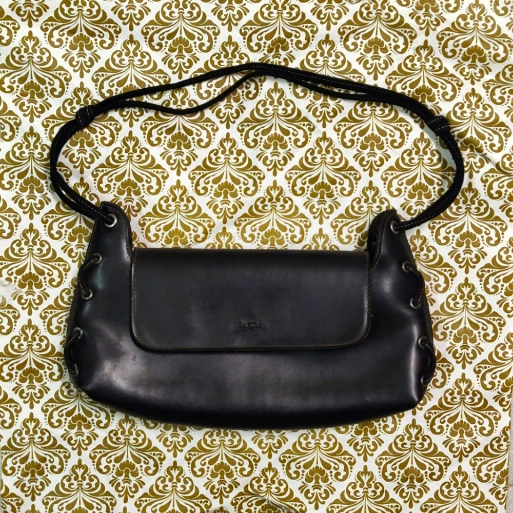 Black Baguette - Picture 2 of 12